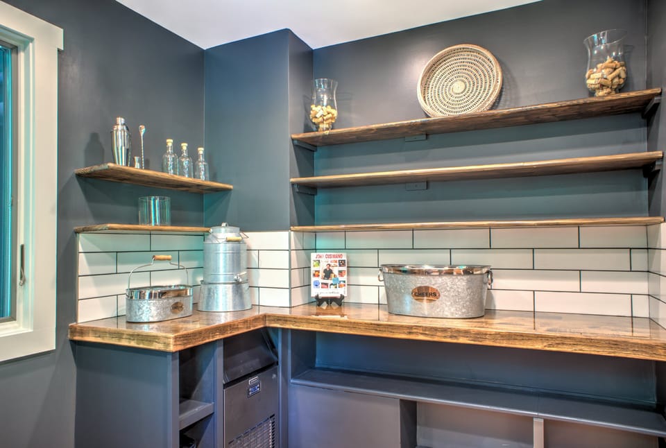 Wet Bar | Ice Maker