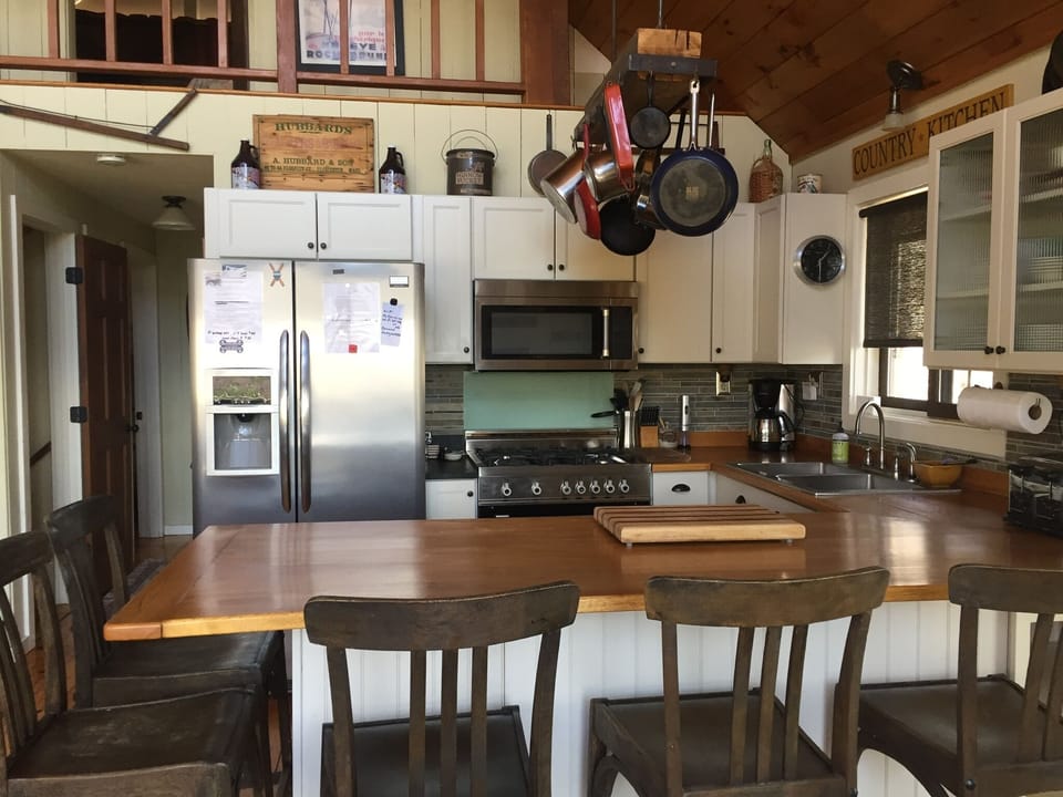 Kitchen counter top in main room
