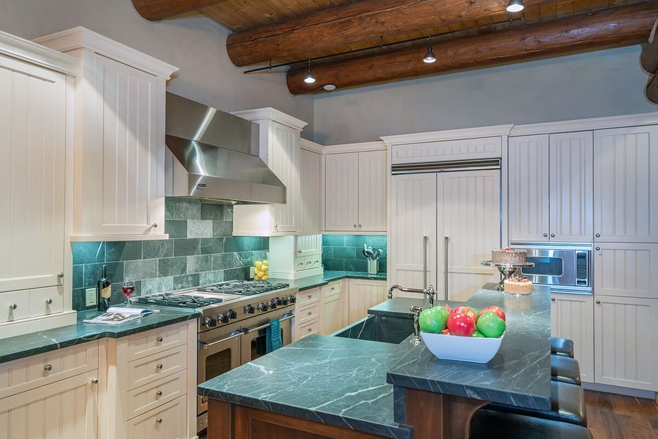 3-Telluride-ProspectFalls-Kitchen.jpg