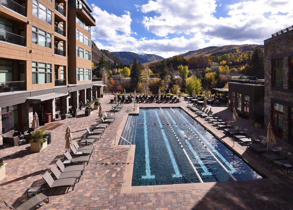 25 meter saline pool, 3 hot tubs, sauna, steam room, Riverside Health Club, Spa