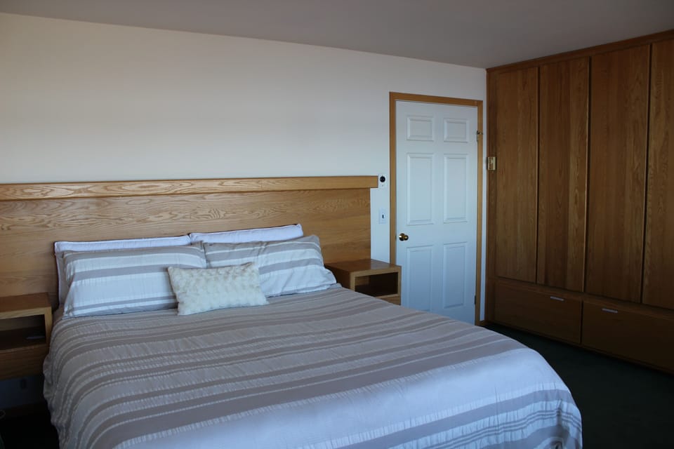 MASTER BEDROOM -1
with KING BED