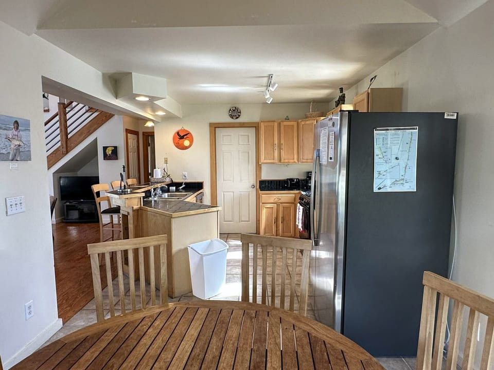 Dining Area (alternate view)