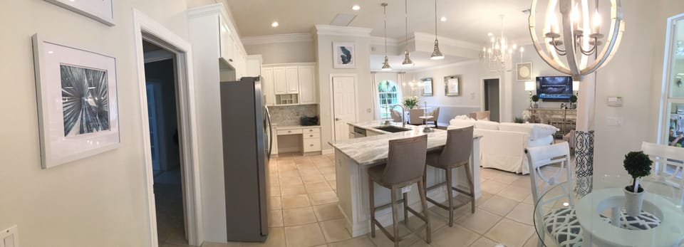 Kitchen and eating area sits four