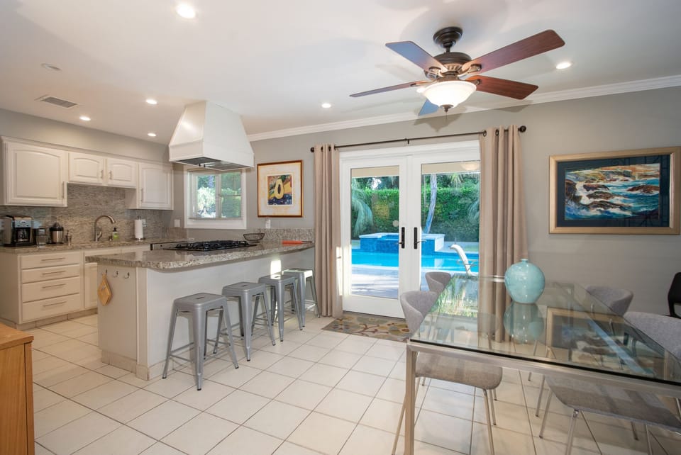 K0526 - Dining Area