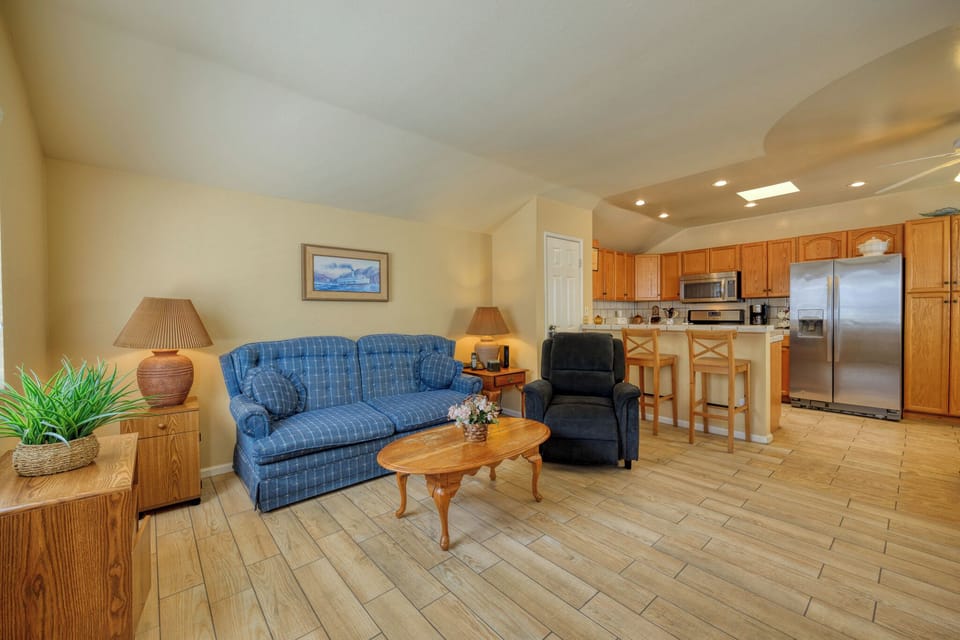 317CE - Living Room