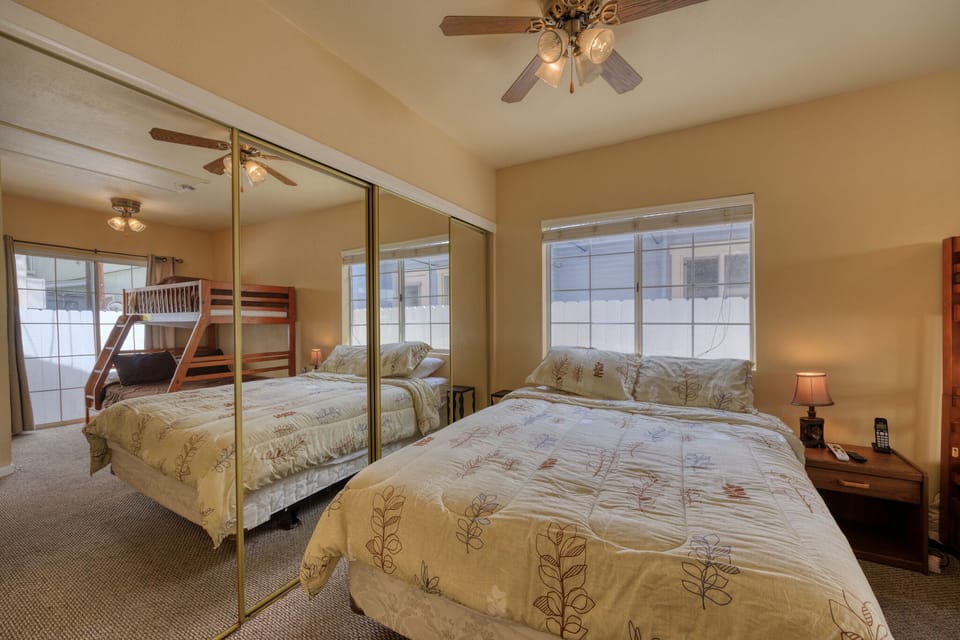 317CE - Bedroom