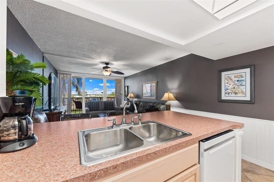 413 Kitchen