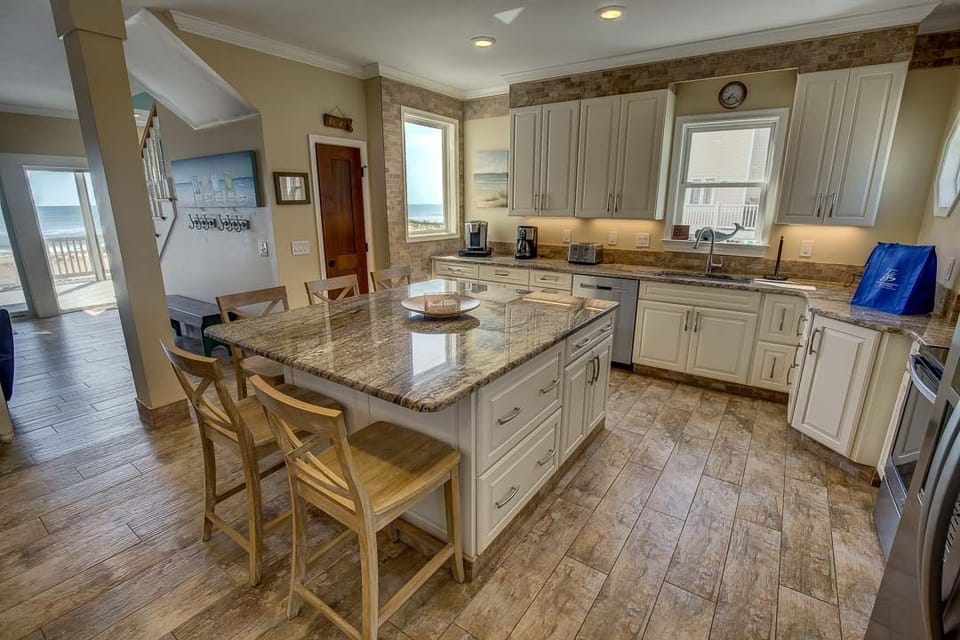 Bottom-Level Kitchen with Island seats 5