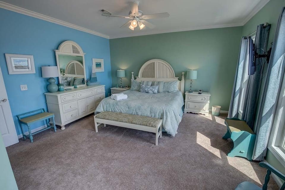Top-Level King Master Bedroom