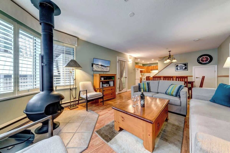 Fireplace (One fire log provided)