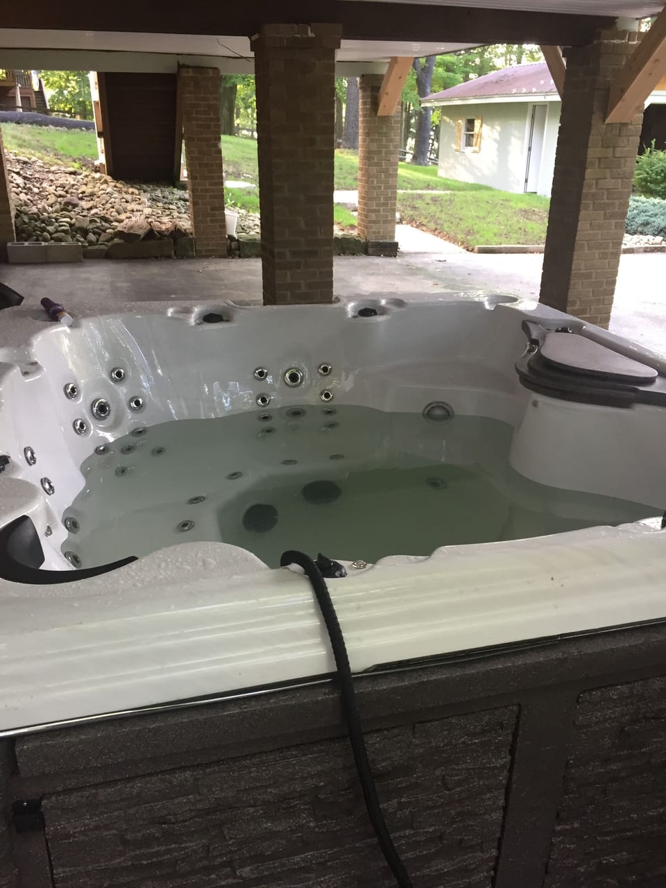 6 Person Hot Tub with over 80 Jets