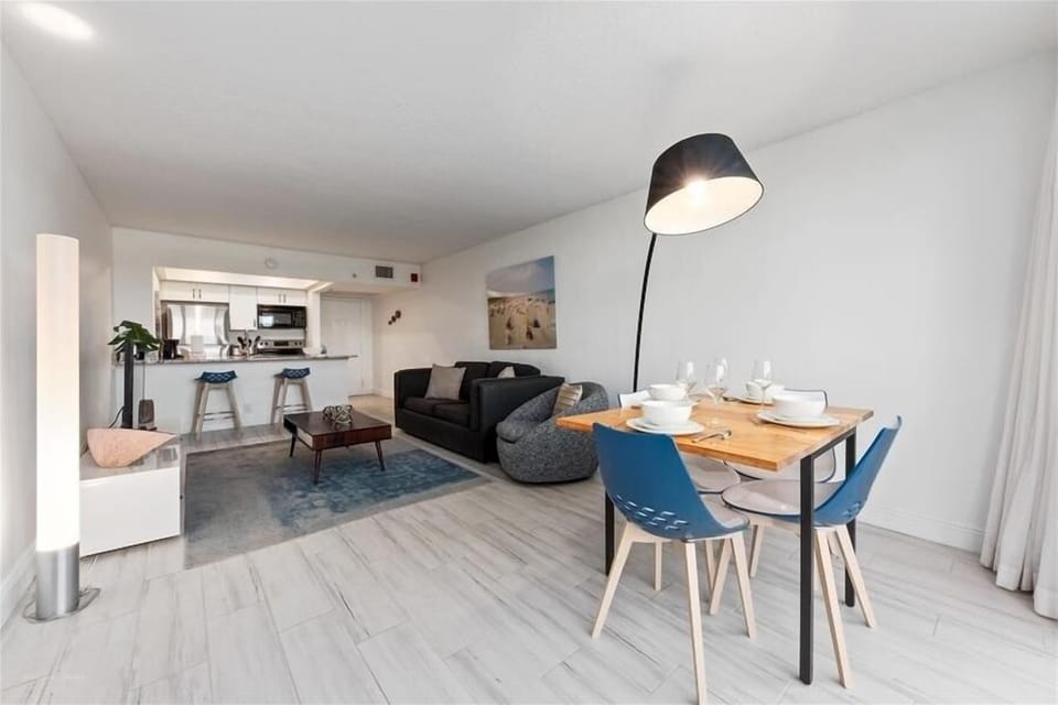 112 diningroom