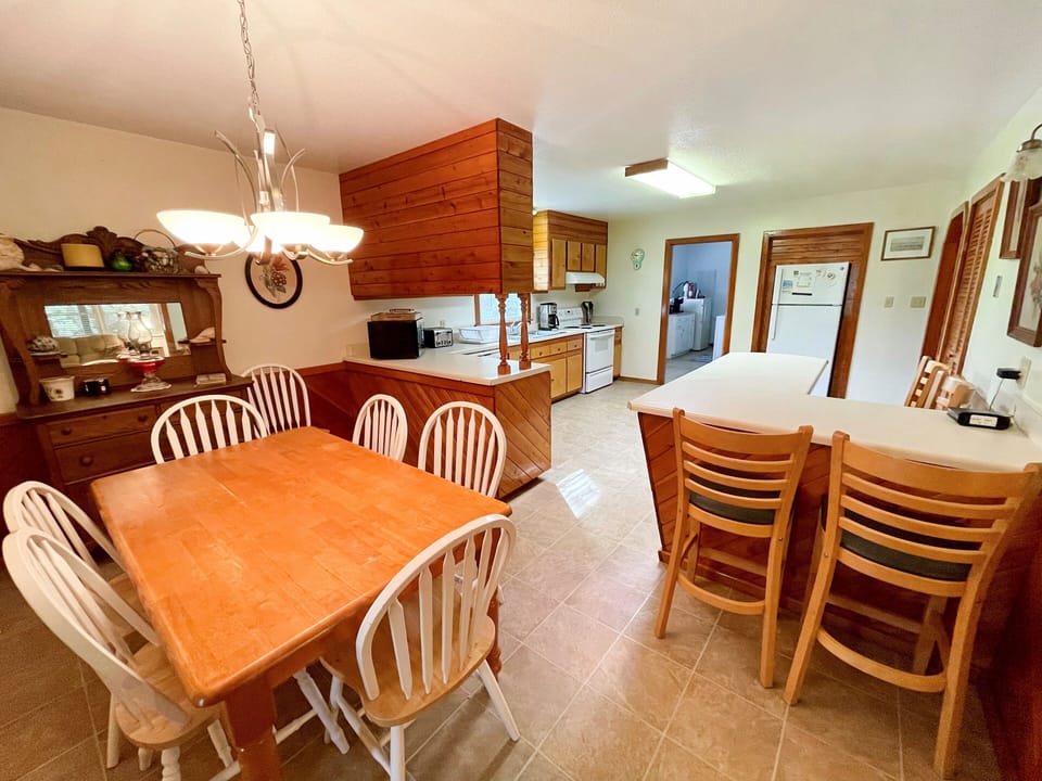 Overall Kitchen and Dining