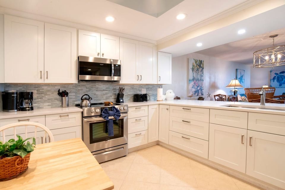 New State of the Art Kitchen - All new Modern stainless appliances