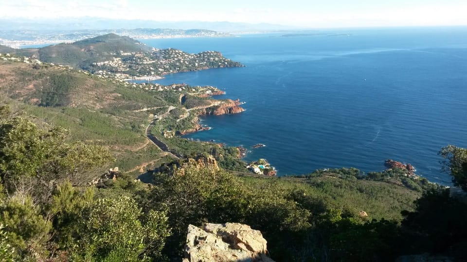 F9 Large bright apartment, 3 rooms, beach at 50m, swimming pool and sea view  Apartment in Saint-Raphael