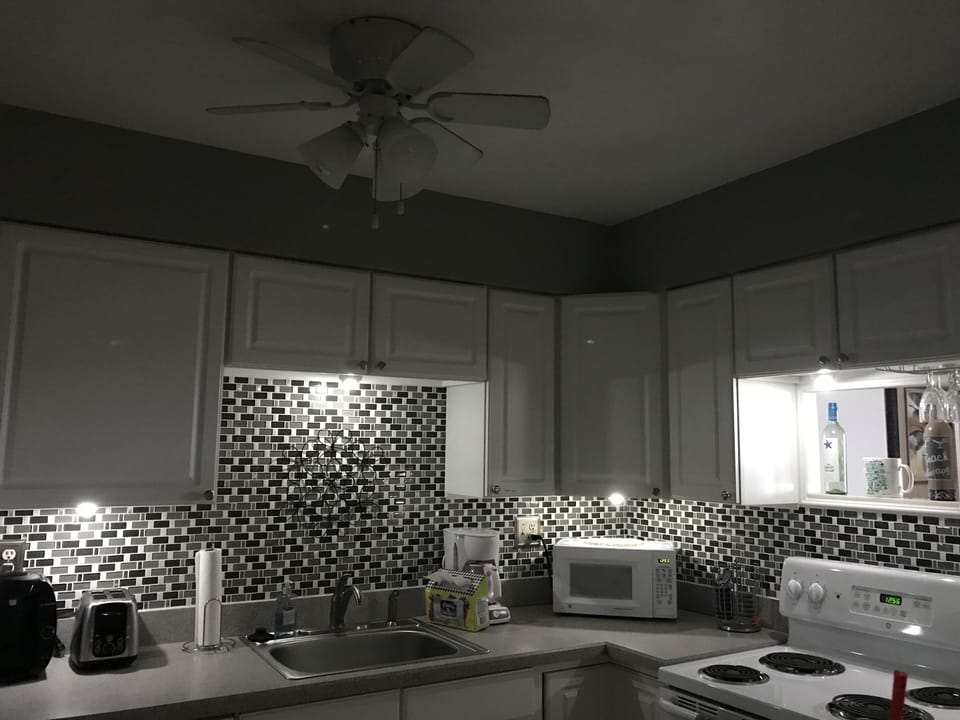 Updated low maintenance kitchen with every amenity