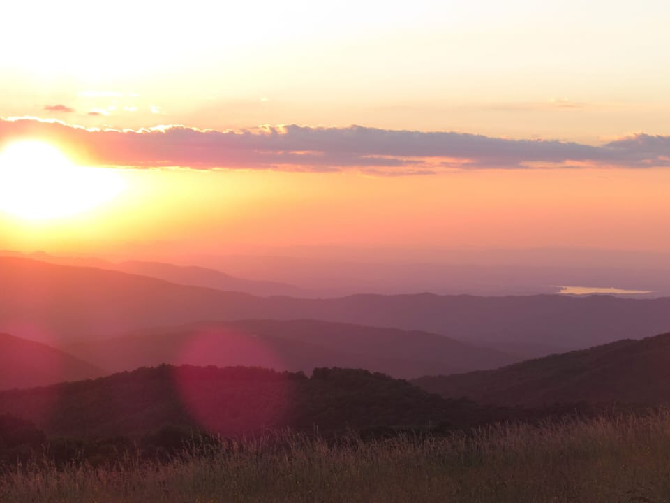 Beautiful Max patch is a short drive from this cabin