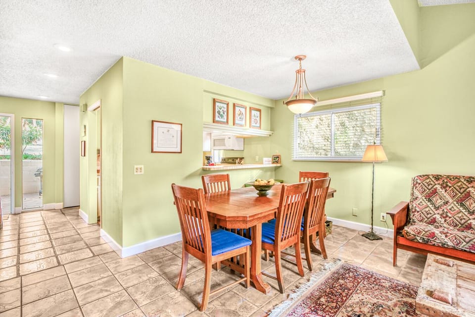 63SV - Dining Room