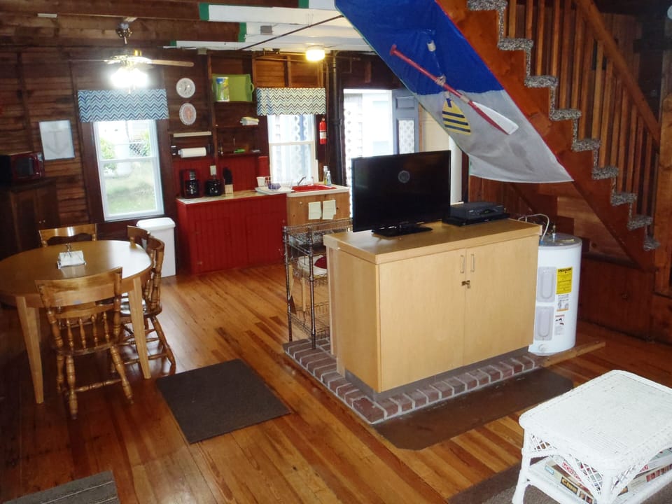 Living Room / Kitchen