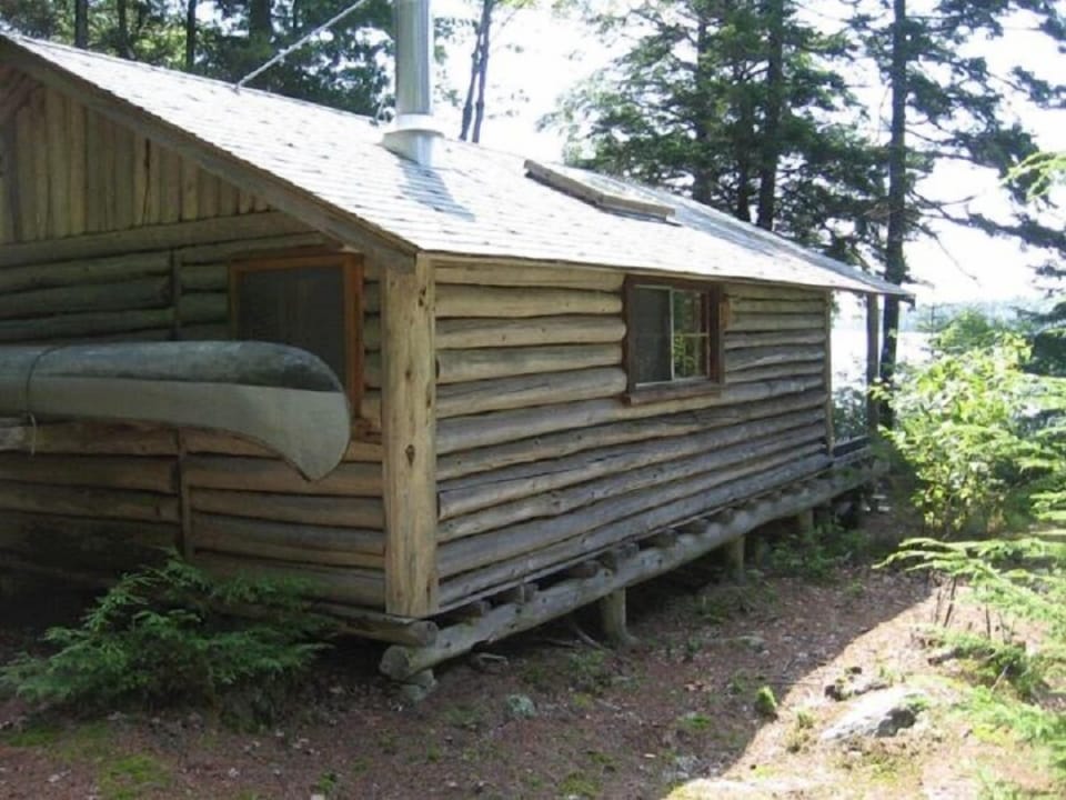 Here's the cabin. The lake is just beyond the porch.