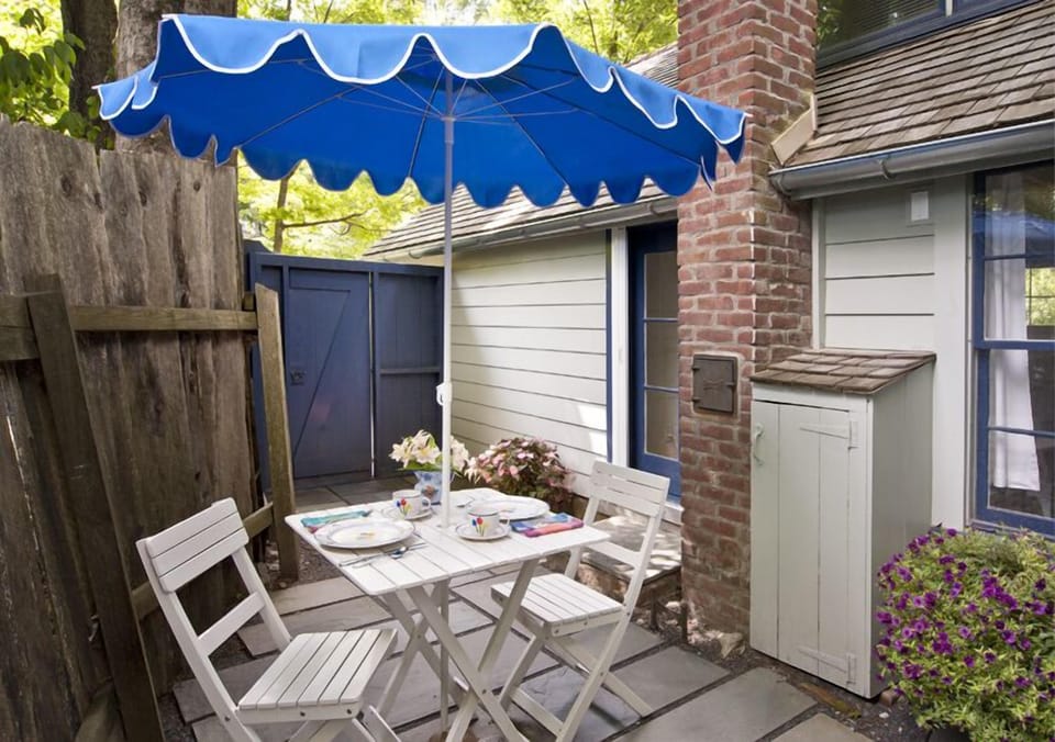 Private kitchen patio for morning coffee or evening cocktails