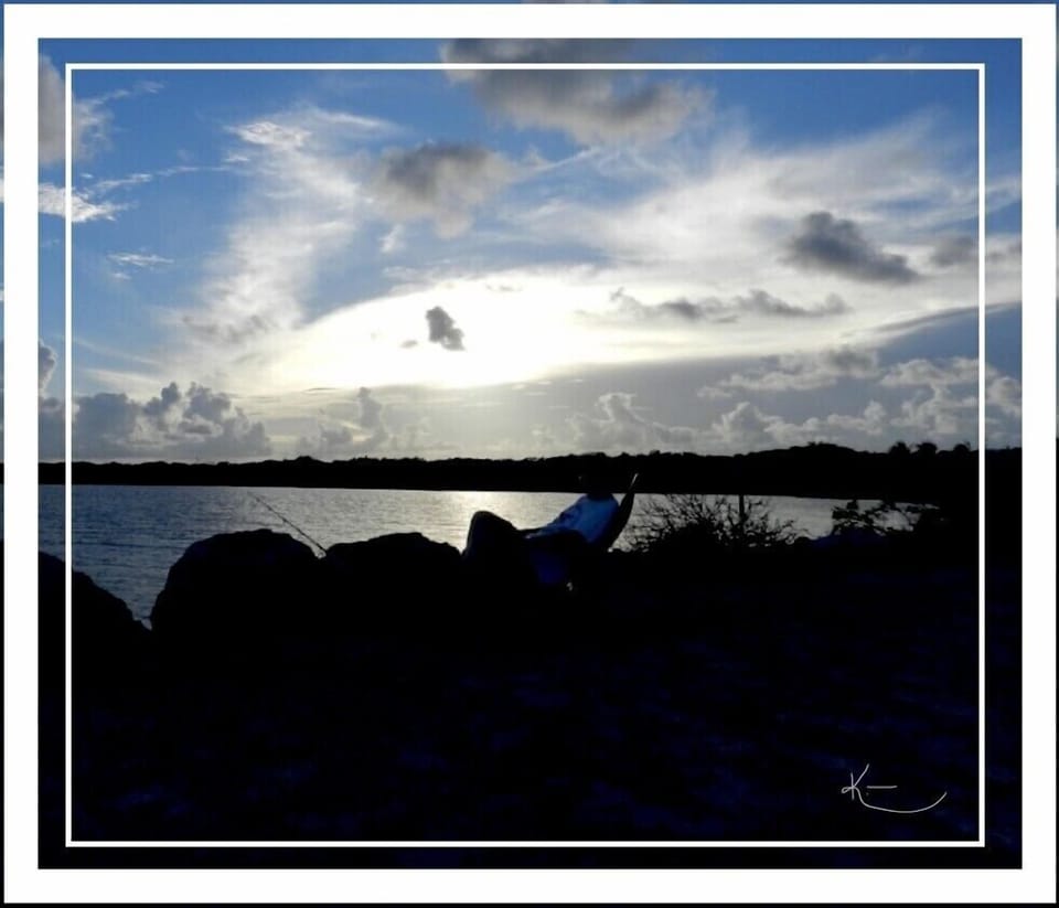 Letting oneself go on a blue sunset 