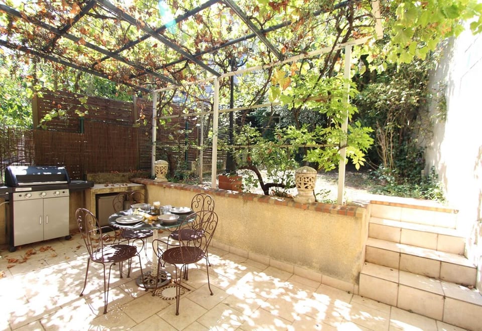 HALTE AIR ET GO - L'Hôte Antique - Terrasse