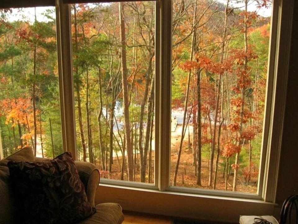Fall in Big Canoe
