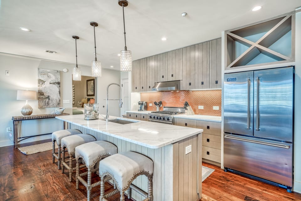 Kitchen - Providing Dining for Four at the Island