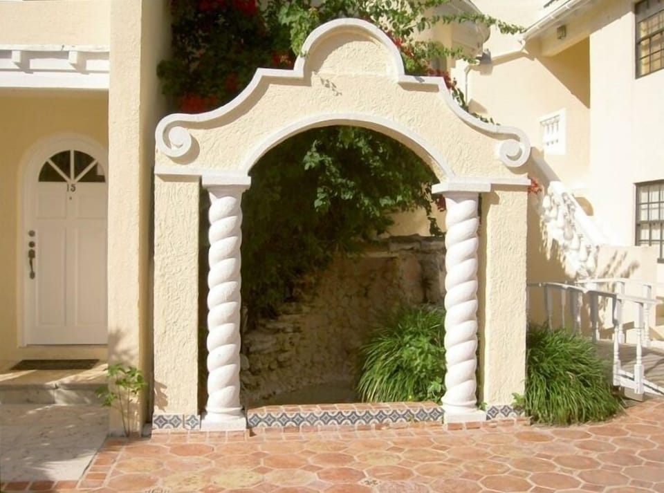 Arch Walkway