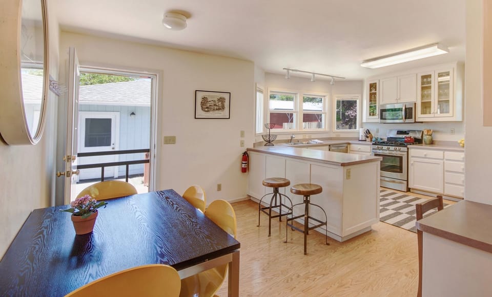 Eat-in kitchen with additional bar seating