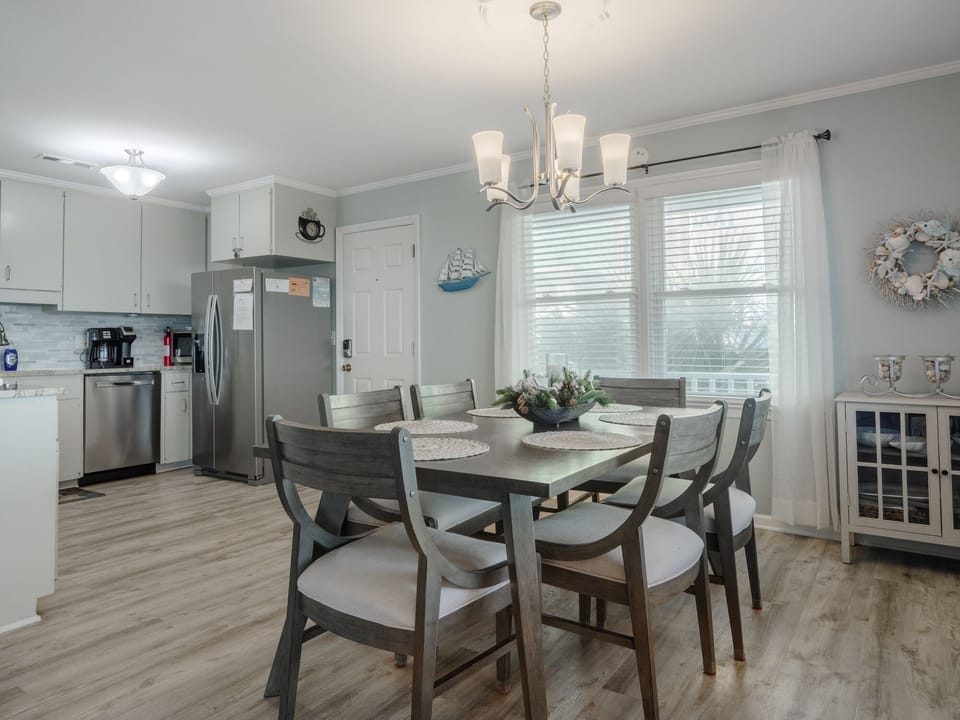 Dining Table - Seating for 6