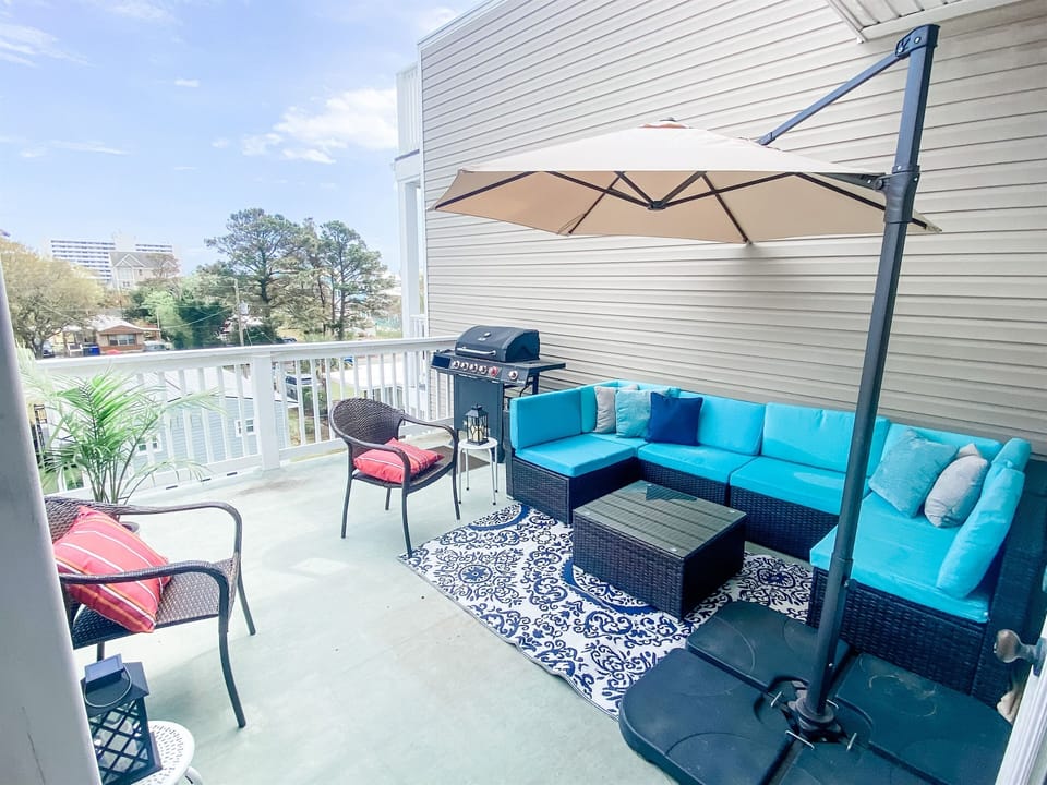 3rd floor deck perfect for spending time with friends and family. 