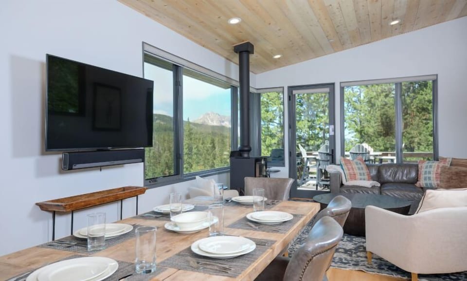 Ulerys Lake Cabin 19, Dining, 1