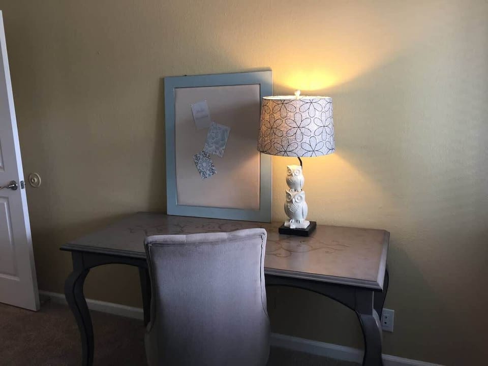 Desk in the 3rd bedroom