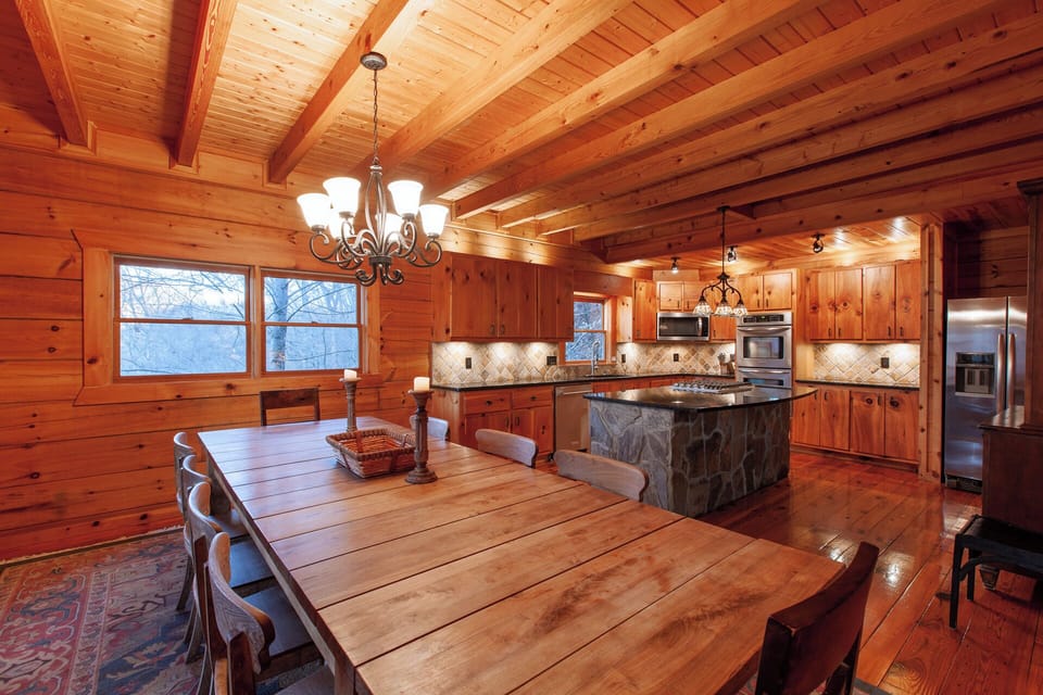 Open Floor Plan & Breakfast Bar Make It Easy to Socialize While Preparing Meals