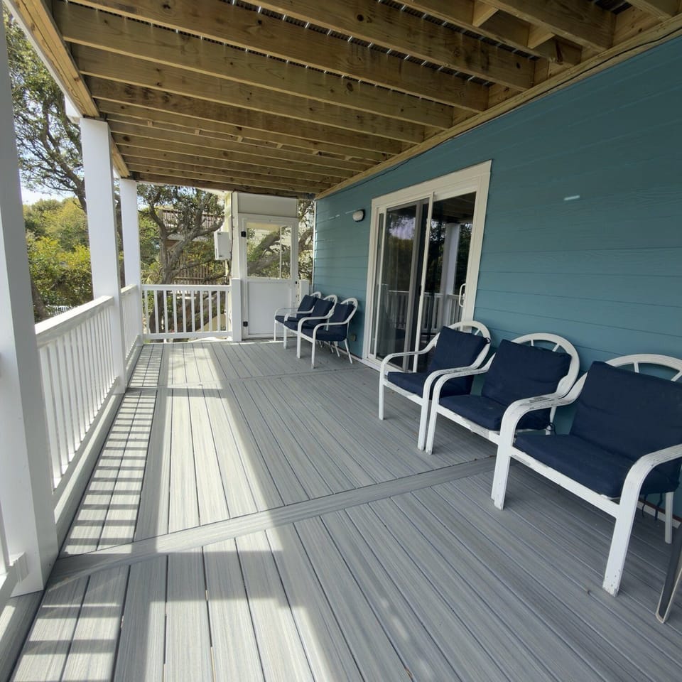 2nd level balcony