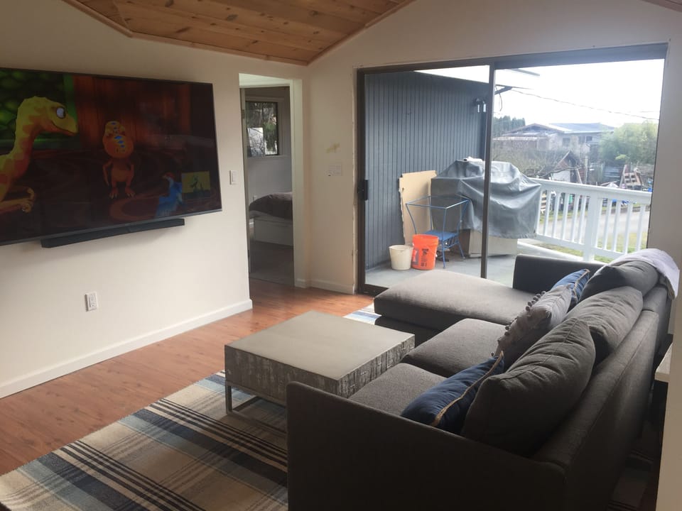 Living room with 75" hdtv and surround sound