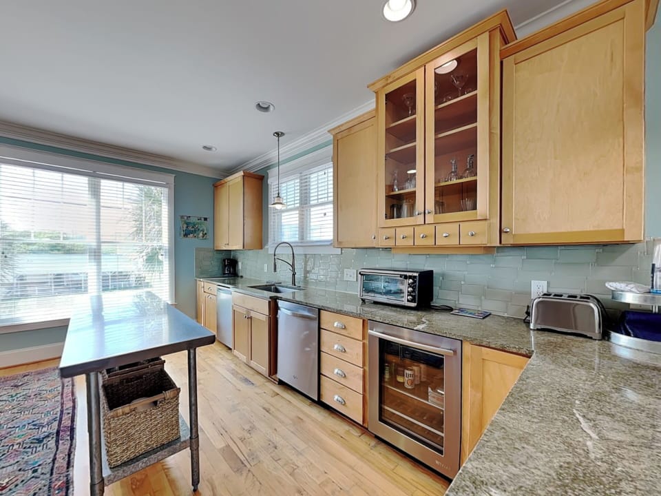 Full Size Kitchen