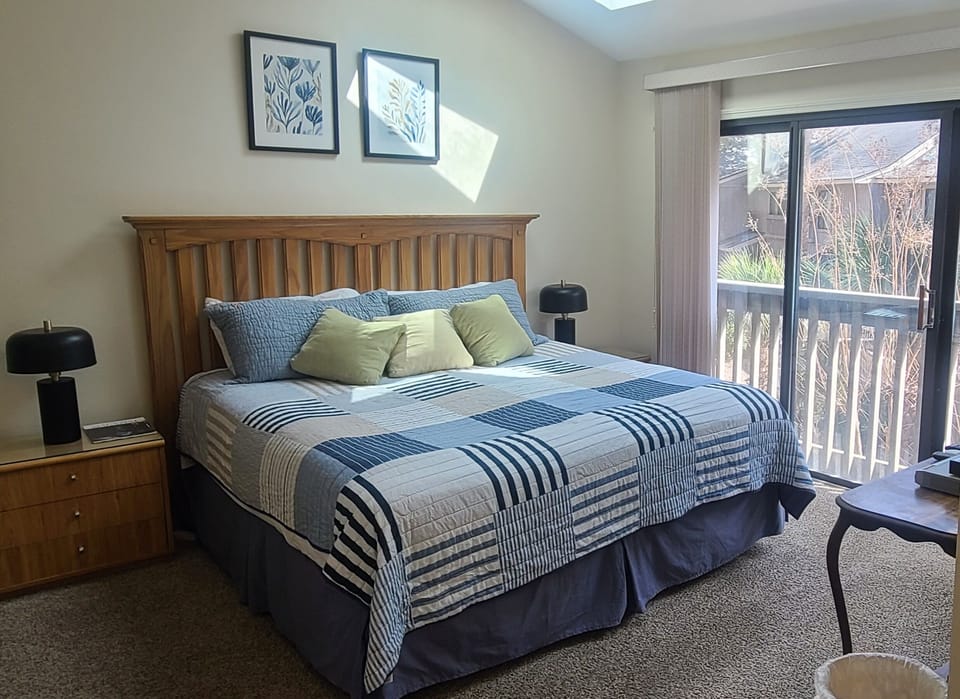 Master King Bed
