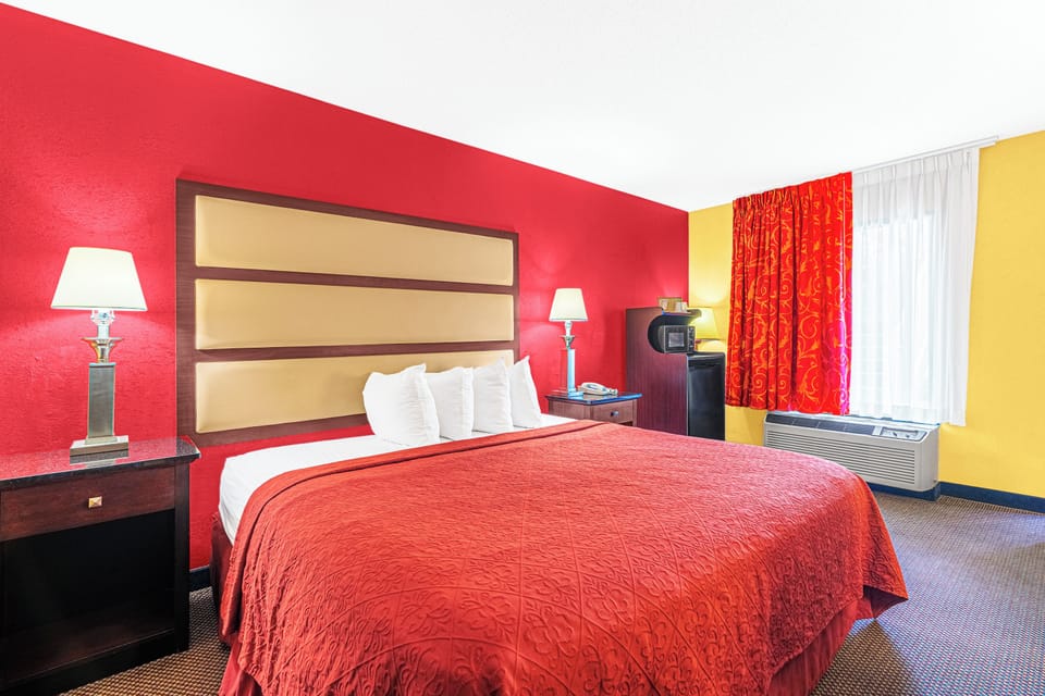 1 bedroom, individually decorated, individually furnished, desk