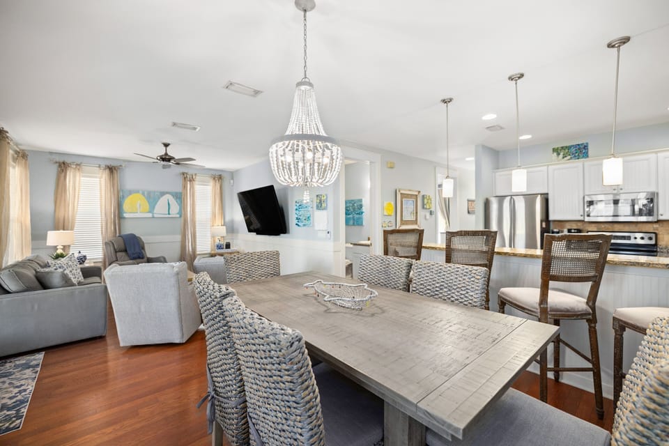 House, 4 Bedrooms | Dining