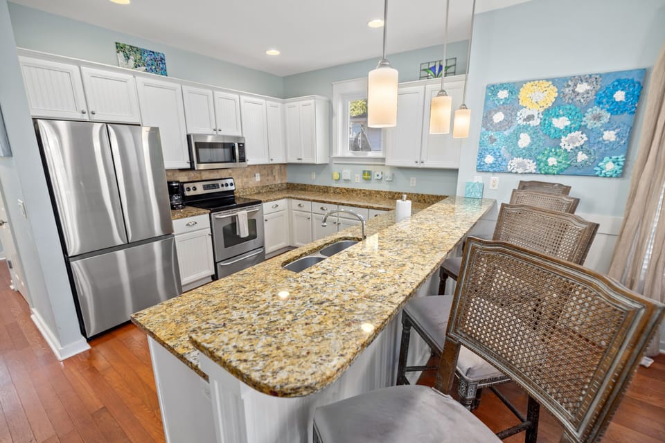 House, 4 Bedrooms | Private kitchen | Coffee/tea maker, fridge, oven, toaster