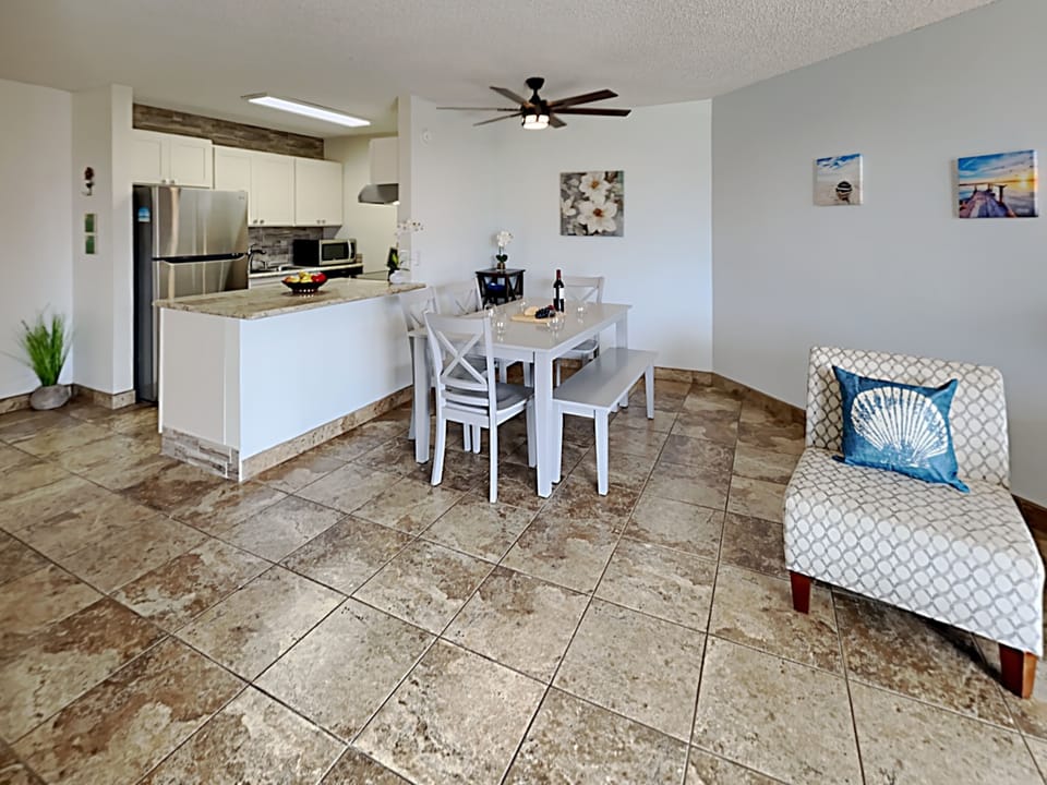 Good times and lifelong memories await your visit to this tropical paradise condo!