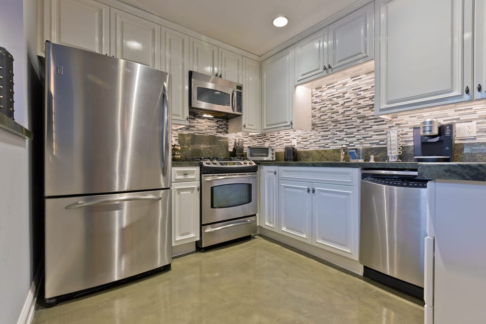 Fully stocked kitchen, Ice maker in freezer