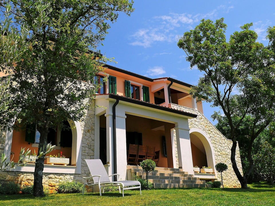 House, Property, Home, Building, Real Estate, Estate, Architecture, Residential Area, Tree, Mansion