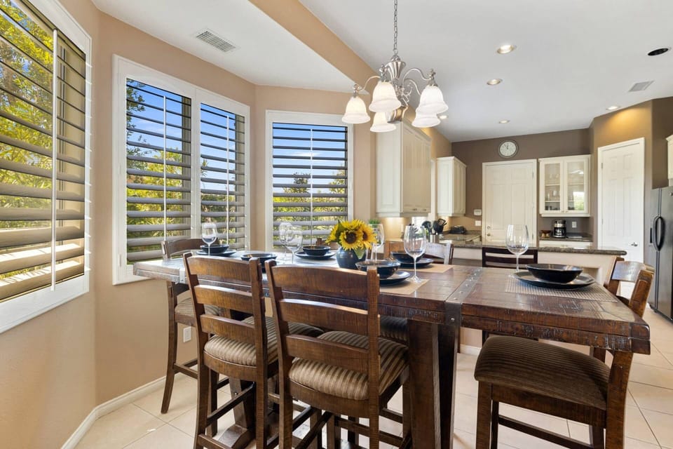 Enjoy a Home Cooked Dinner with Friends & Family!