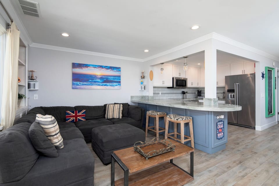 Large open space family room, kitchen and bar seating - perfect for your family!
