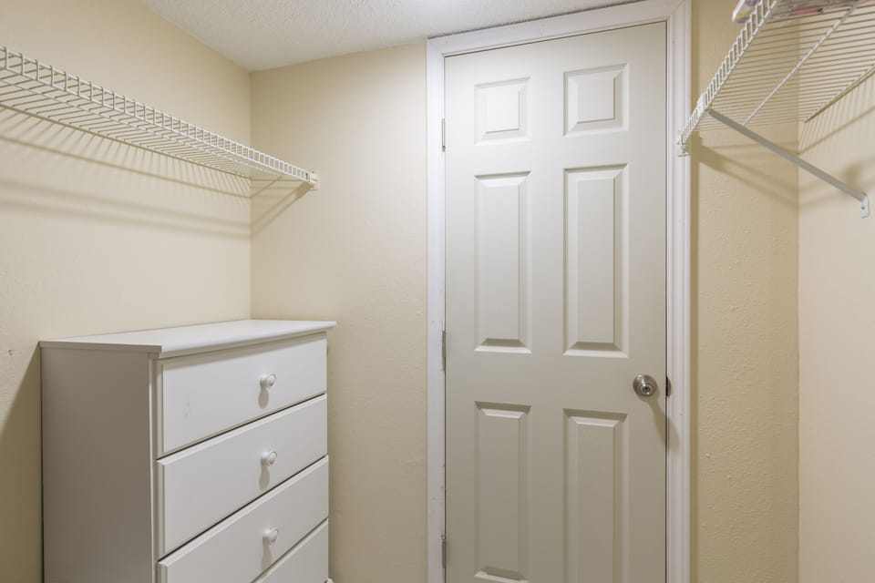 Walk in closet