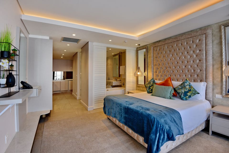 Studio | Premium bedding, minibar, in-room safe, blackout drapes